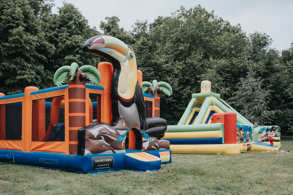 Zemst-in-Bloei kinder kinderspeelgoed plezier springkussens speeltuintoestellen